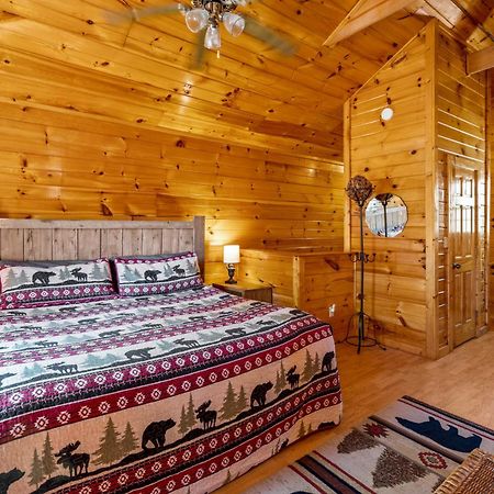 Permanent Vacation-Private Honeymoon Cabin With Hot Tub سيفيرفيل المظهر الخارجي الصورة