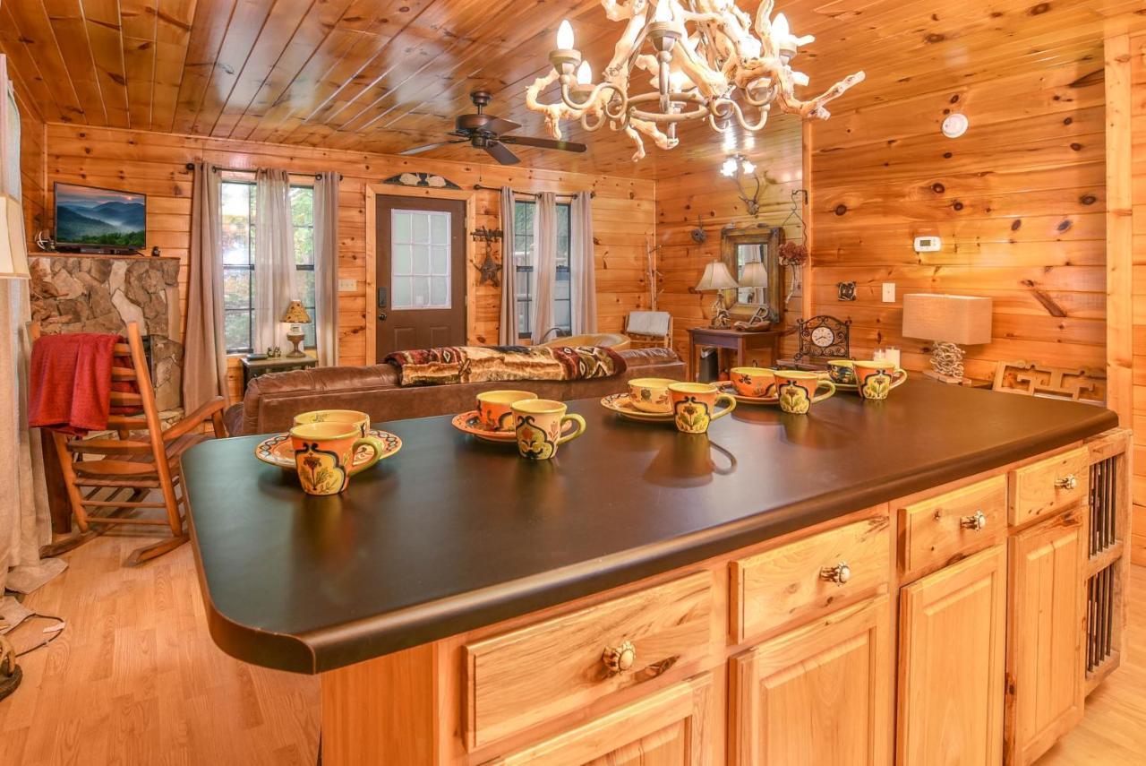 Permanent Vacation-Private Honeymoon Cabin With Hot Tub سيفيرفيل المظهر الخارجي الصورة
