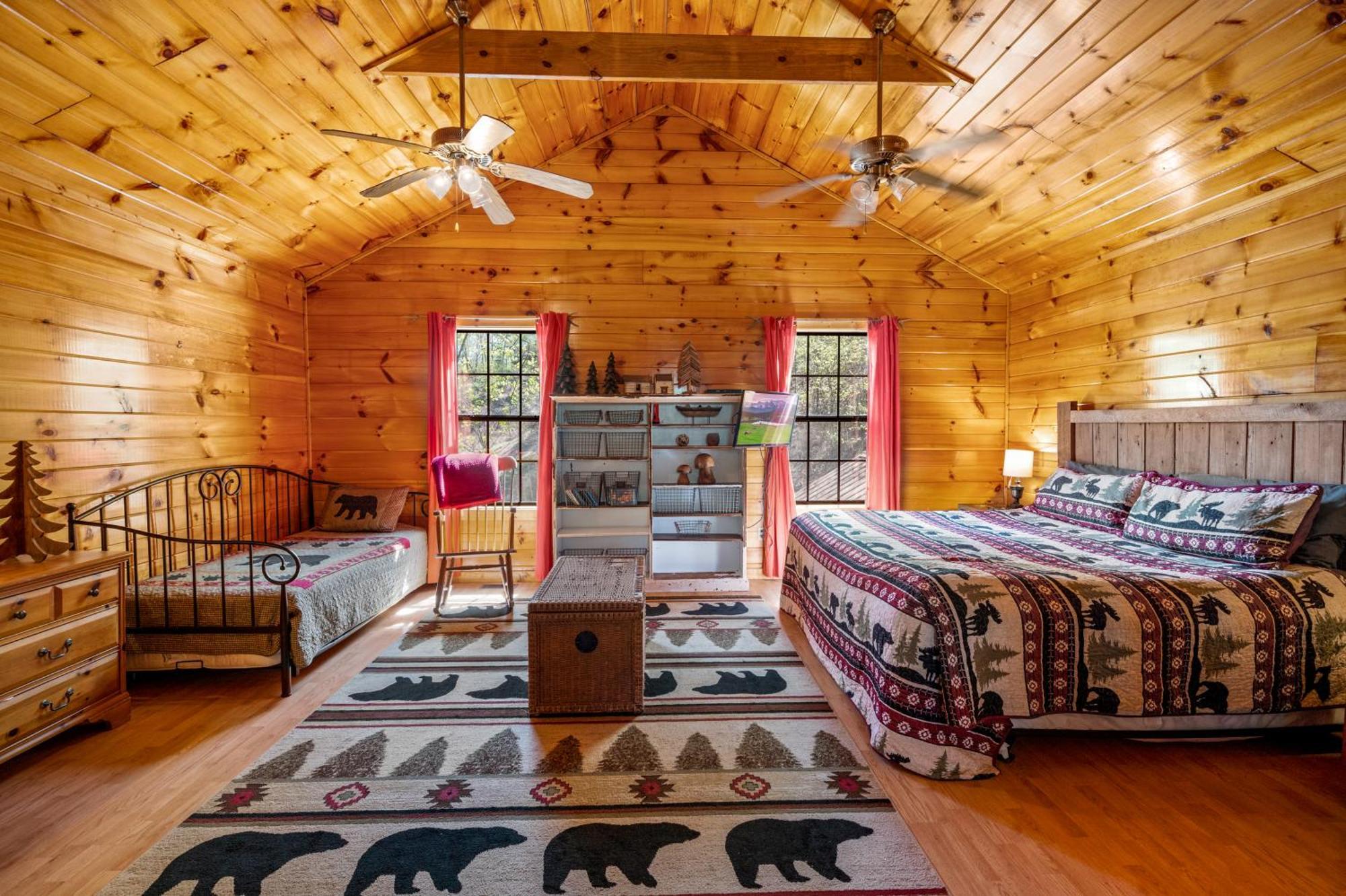 Permanent Vacation-Private Honeymoon Cabin With Hot Tub سيفيرفيل المظهر الخارجي الصورة